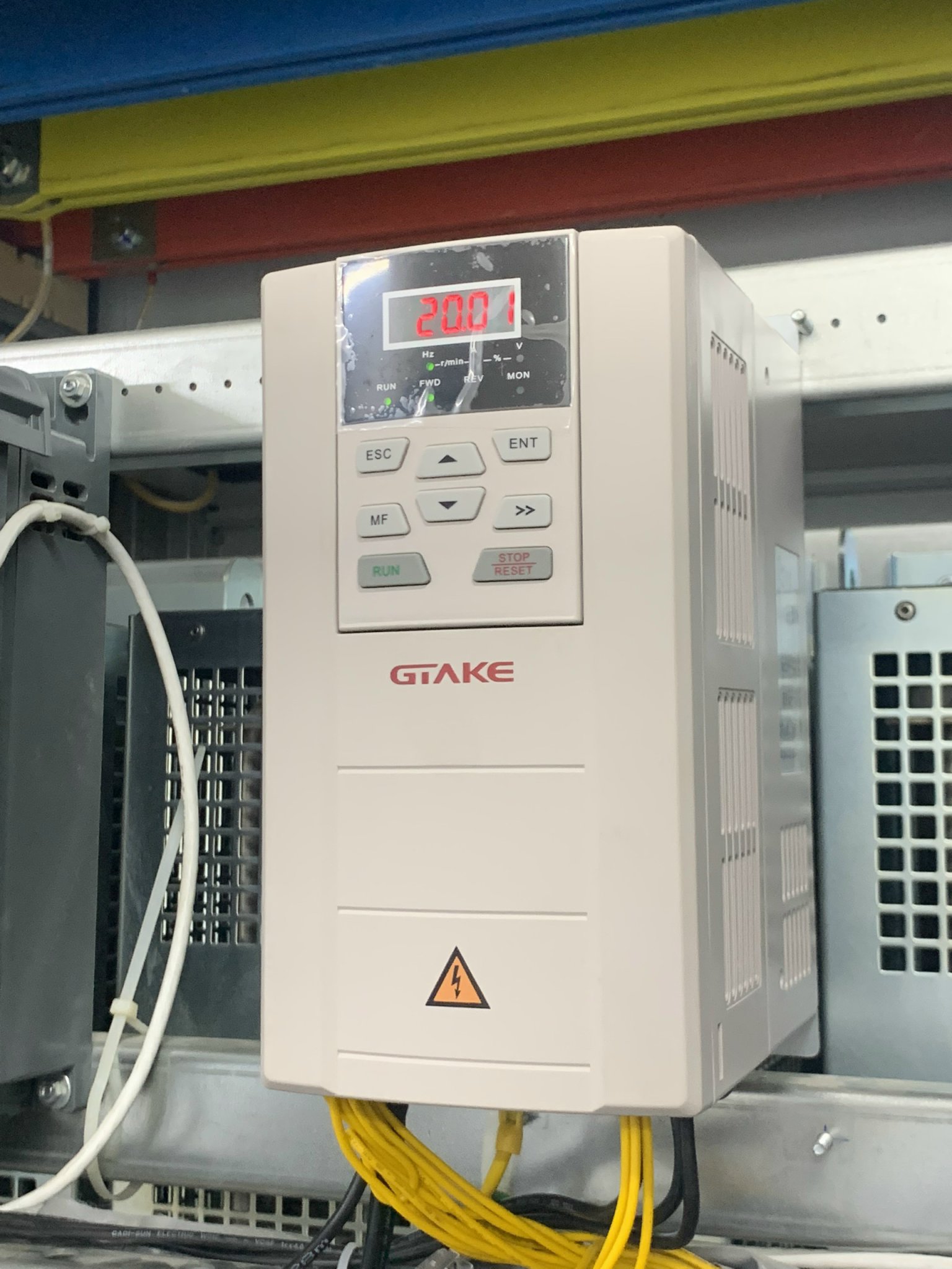 1HOD7DBSL-316JN2 (2) Biến tần GTAKE GK820