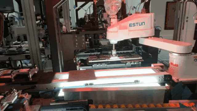 Ứng dụng robot trong y học - Dây chuyền sản xuất dược liệu